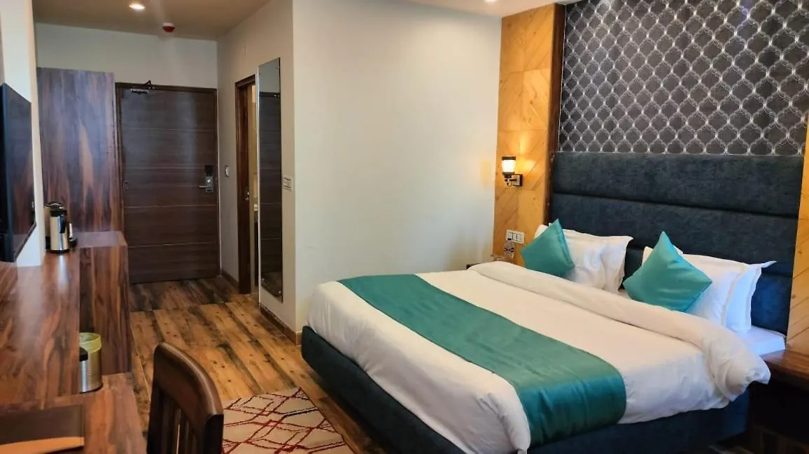 Manaw Valley Resort Shimla 4*,  India